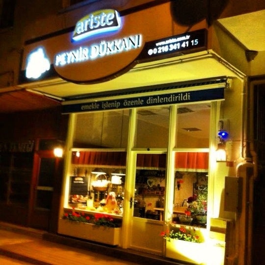 Foto tirada no(a) Ariste Peynir Dükkanı por Mete T. em 6/6/2012