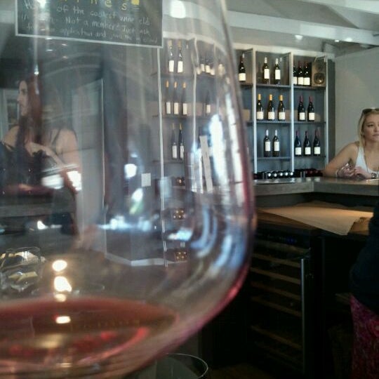 Foto diambil di Kunin Wines Tasting Room oleh csunny pada 12/3/2011