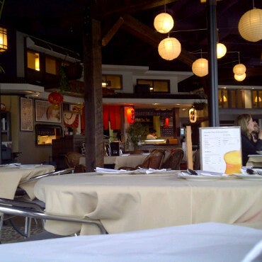 5/12/2011 tarihinde Alex S.ziyaretçi tarafından Axia Restaurant &amp; Bar'de çekilen fotoğraf