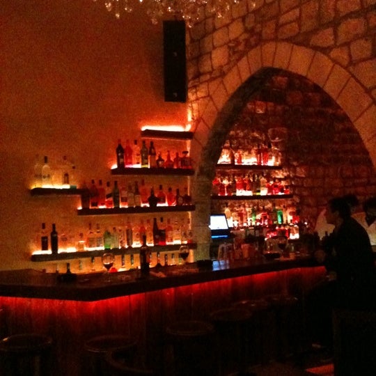 Wood oven pizza in jounieh! Amazing ambiance, decor...