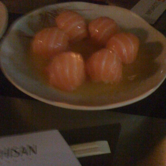 Foto diambil di Sushi San oleh Denise G. pada 9/9/2011