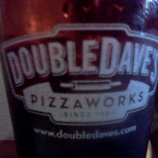 รูปภาพถ่ายที่ DoubleDave&#39;s Pizzaworks โดย Ron S. เมื่อ 1/14/2012