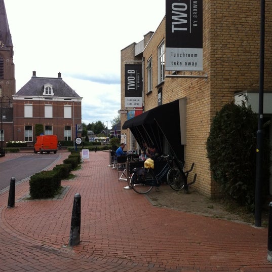 photos at two-bbrowns - rapportstraat 3