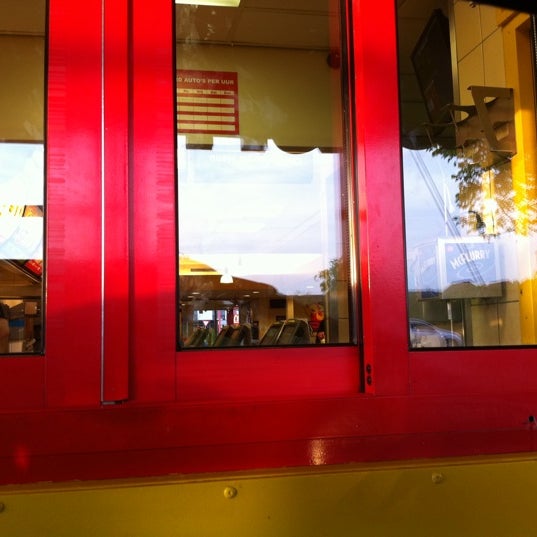 Photo prise au McDonald&#39;s par Kenneth d. le5/13/2011