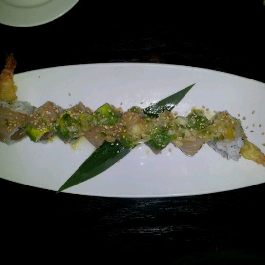 Foto scattata a Harney Sushi da TheOne0351 M. il 7/14/2012
