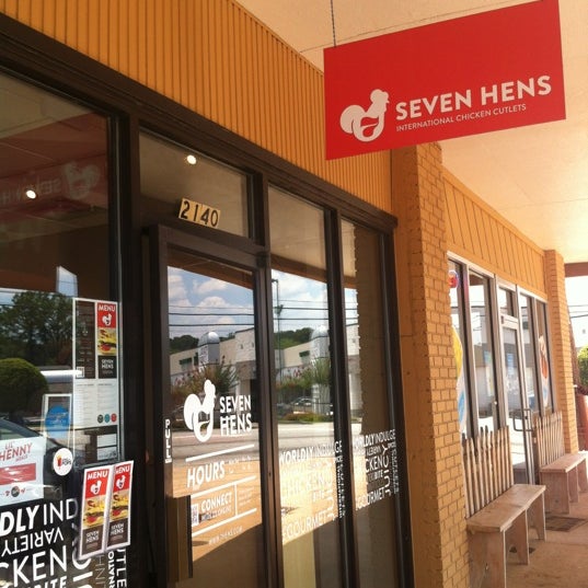 7/30/2012 tarihinde Toni J.ziyaretçi tarafından Seven Hens Chicken Schnitzel Eatery'de çekilen fotoğraf