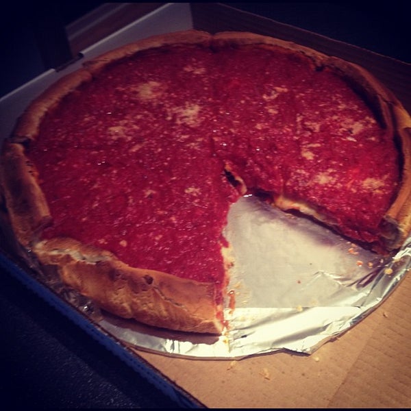 Photo taken at Frankie&#39;s Chicago Style Pizza by Mitch C. on 9/7/2012