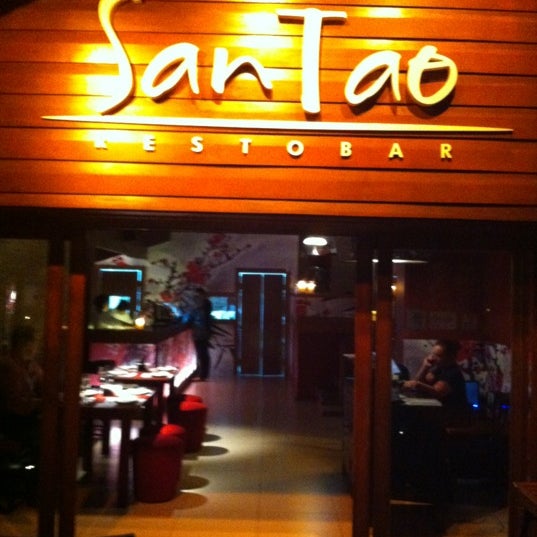 Foto diambil di San Tao Restobar oleh Jaime G. pada 4/3/2012