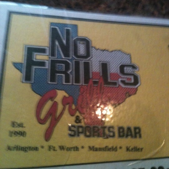 Foto tomada en No Frills Grill &amp; Sports Bar - Keller  por Patti H. el 7/10/2012