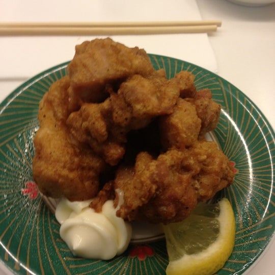 Foto scattata a Hanaichi Sushi Bar + Dining da Riane il 8/21/2012