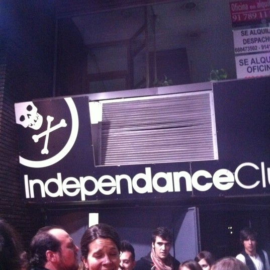 รูปภาพถ่ายที่ Independance Club โดย Carlos F. เมื่อ 4/1/2012