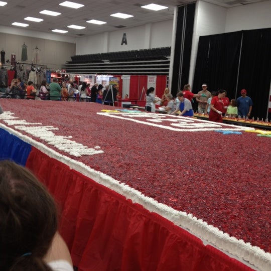Pasadena Strawberry Festival 9 tips from 427 visitors