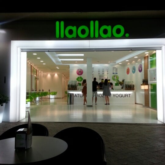 Photo taken at Llaollao by Abel R. on 9/9/2012