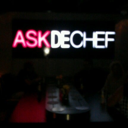 รูปภาพถ่ายที่ Ask de Chef - Fusion | Sushi | Lounge โดย Theo M. เมื่อ 8/19/2012