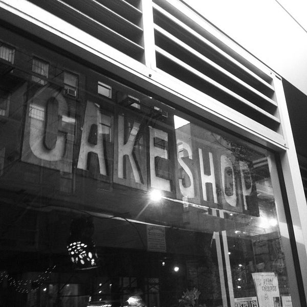 4/12/2012 tarihinde Jérôme E.ziyaretçi tarafından Cake Shop'de çekilen fotoğraf