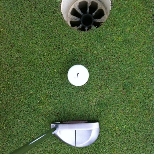Foto scattata a Eagle Landing Golf Course da Jake N. il 5/26/2012
