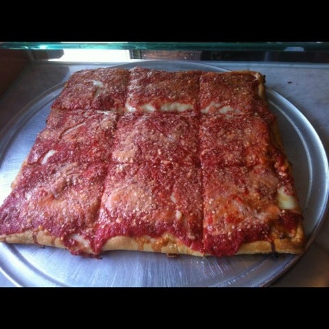 Foto tomada en Crustini Pizza  por Donna T. el 8/26/2012