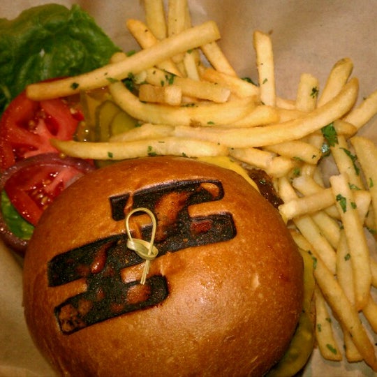 Photo taken at High Heat Burgers &amp; Tap by Karl F. on 8/8/2012