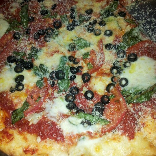 Photo taken at Giuseppe&#39;s Pizzeria by Cheryl K. on 8/17/2012