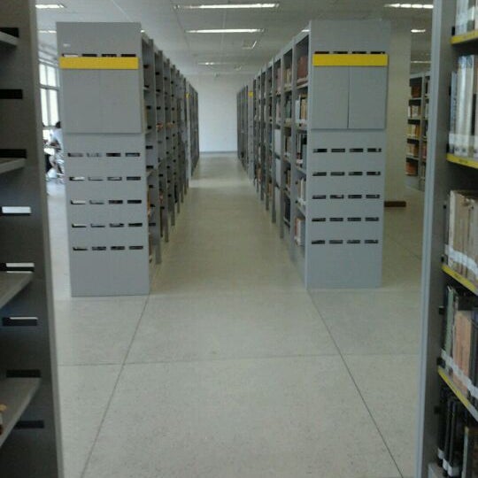 Foto tomada en BCZM - Biblioteca Central Zila Mamede  por Kauê B. el 4/2/2012