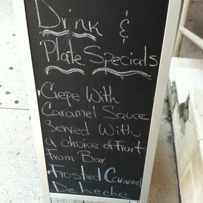 รูปภาพถ่ายที่ Artopolis Cafe โดย Duane G. เมื่อ 8/6/2012