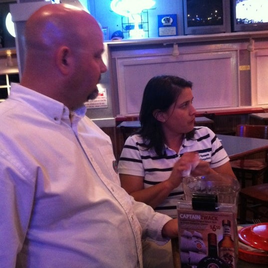Das Foto wurde bei Natalie&#39;s Sports Bar And Grill von Michael T. am 5/16/2012 aufgenommen