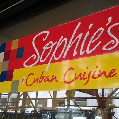 รูปภาพถ่ายที่ Sophie&#39;s Cuban Cuisine โดย Francois D. เมื่อ 6/28/2012