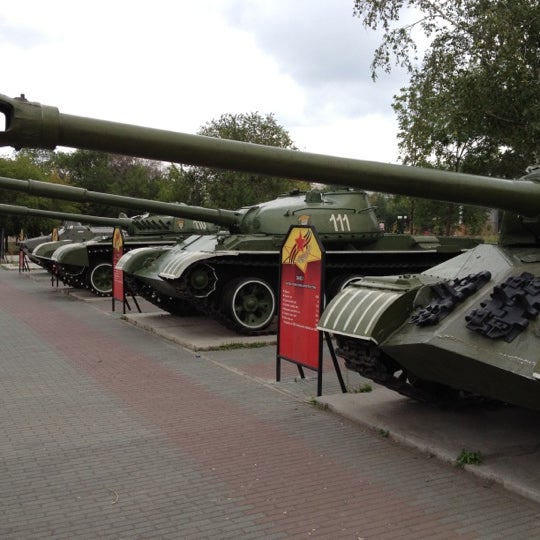 Сад победы ул героев танкограда 75 фото Foto di Сад Победы - 26 tips dari 1069 pengunjung