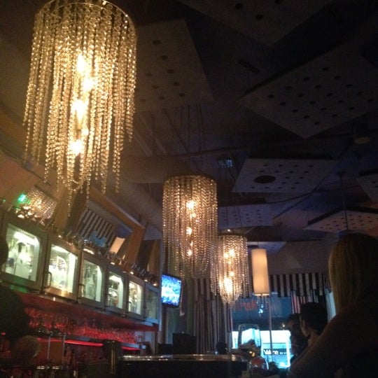 5/15/2012にgina m.がNic&#39;s Martini Loungeで撮った写真