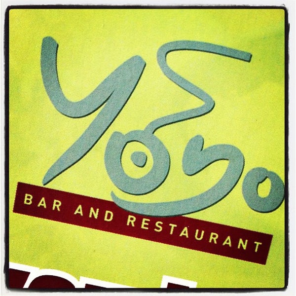 8/18/2012 tarihinde Paul L.ziyaretçi tarafından Yo Yo Bar &amp; Restaurant'de çekilen fotoğraf