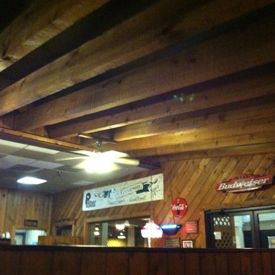 2/11/2012 tarihinde Brandon M.ziyaretçi tarafından Partner&#39;s II Pizza'de çekilen fotoğraf