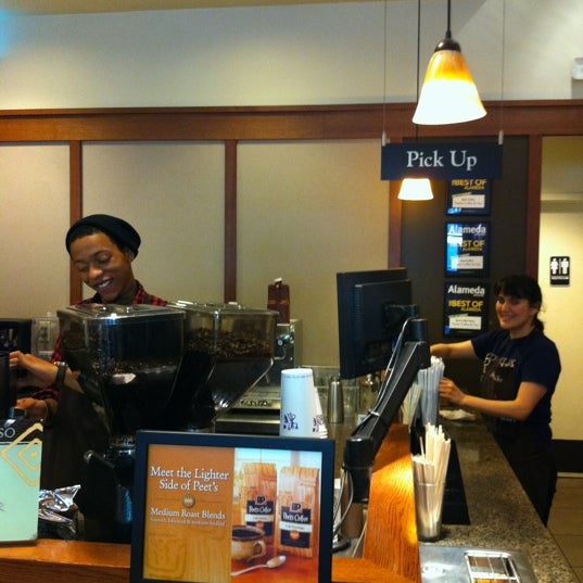 Photo taken at Peet&#39;s Coffee &amp; Tea by Claudia L. on 3/3/2012