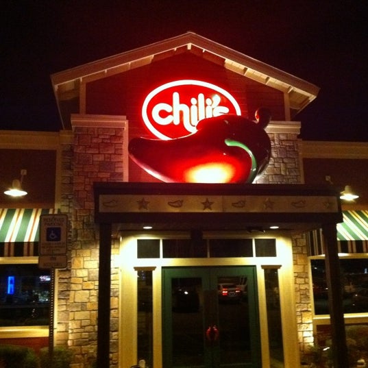 Photo taken at Chili&#39;s Grill &amp; Bar by Jeremy W. on 2/11/2012