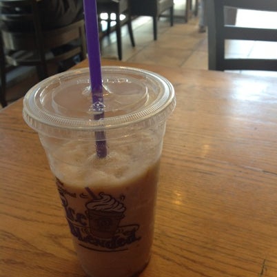 Photo taken at The Coffee Bean &amp; Tea Leaf by Phyllis M. on 9/7/2012