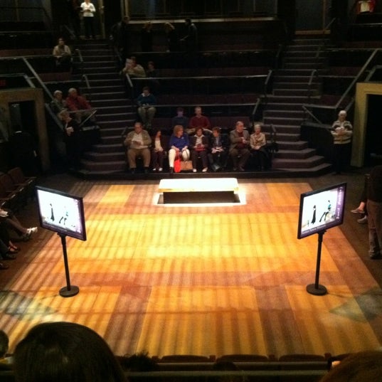 3/10/2012 tarihinde Frank T.ziyaretçi tarafından Actors Theatre Of Louisville'de çekilen fotoğraf