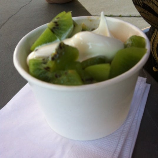 รูปภาพถ่ายที่ My Yo My Frozen Yogurt Shop โดย Tony H. เมื่อ 6/9/2012