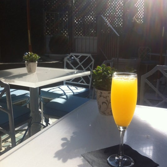Mimosas on a quiet Sunday morning... All good!!