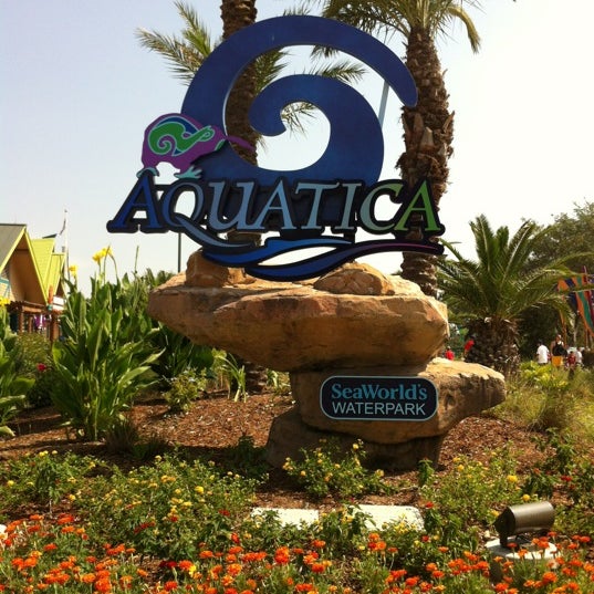 Photo taken at Aquatica San Antonio by SonLuc4 S. on 6/23/2012