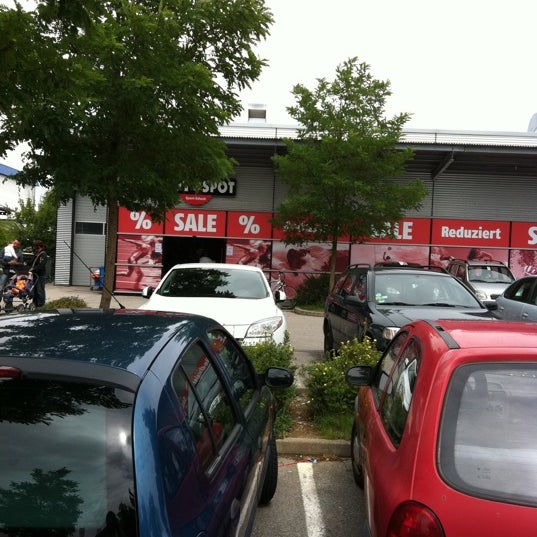 sportscheck outlet sporting goods shop in unterhaching