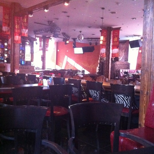 Foto diambil di Король Гамбринус, Ресторан-клуб oleh 🍭Анна Ч. pada 4/24/2012