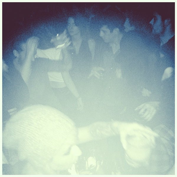 รูปภาพถ่ายที่ Southside Night Club โดย maggie b. เมื่อ 11/17/2011