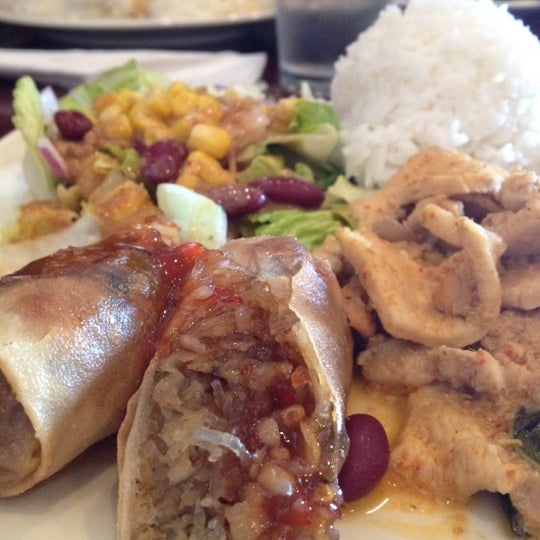 Photo taken at Elephant Jumps Thai Restaurant by Aaron B. on 4/20/2012