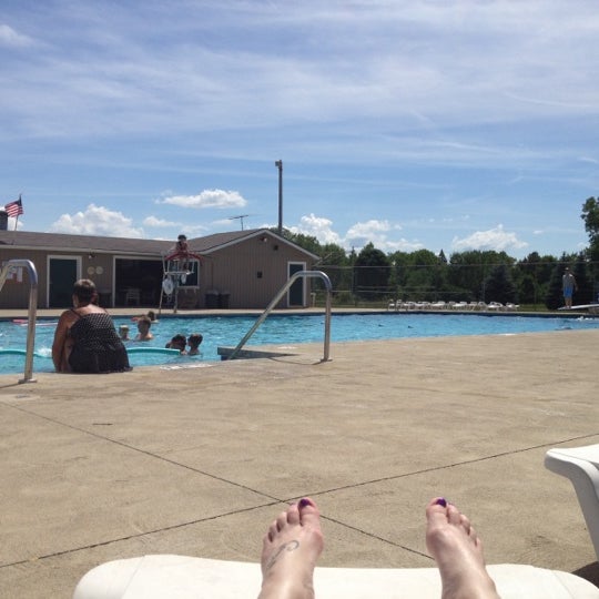 Common pool. Common pool