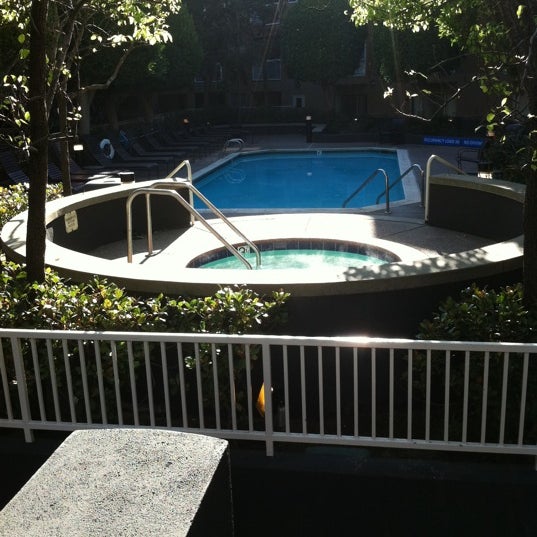 Bayside Village Hot Tub Swimming Pool in San Francisco