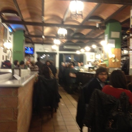 Foto diambil di Restaurante Triana oleh Leo A. pada 1/27/2012