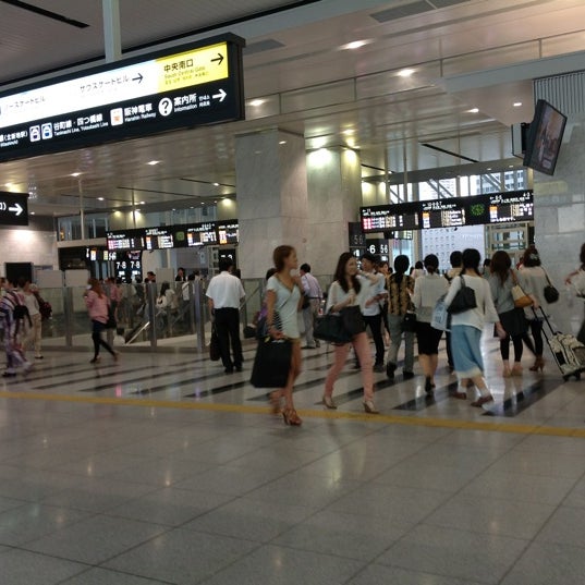 Fotos En Jr 大阪駅 連絡橋口 Estacion De Tren En 梅田