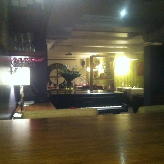 Foto diambil di Rosso &amp; Bianco Cafe oleh Alisia G. pada 7/5/2012