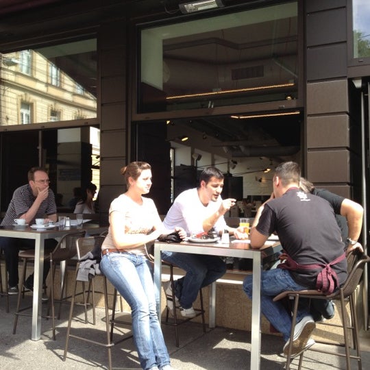 5/6/2012 tarihinde Arne F.ziyaretçi tarafından aumann café | restaurant | bar'de çekilen fotoğraf
