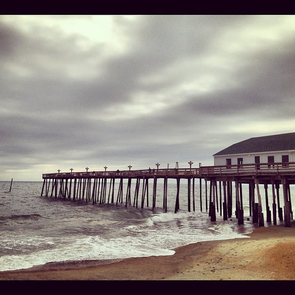 4/27/2012 tarihinde Seaside V.ziyaretçi tarafından Kitty Hawk Pier'de çekilen fotoğraf