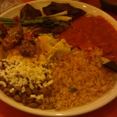 Foto tirada no(a) Guadalajara Family Mexican Restaurants por Jesse L. em 1/16/2011